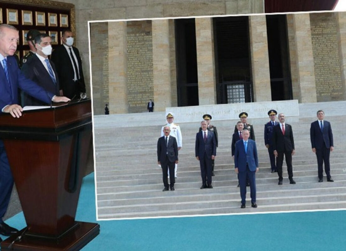 Cumhurbaşkanı Erdoğan ve YAŞ üyelerinden Anıtkabir’e ziyaret