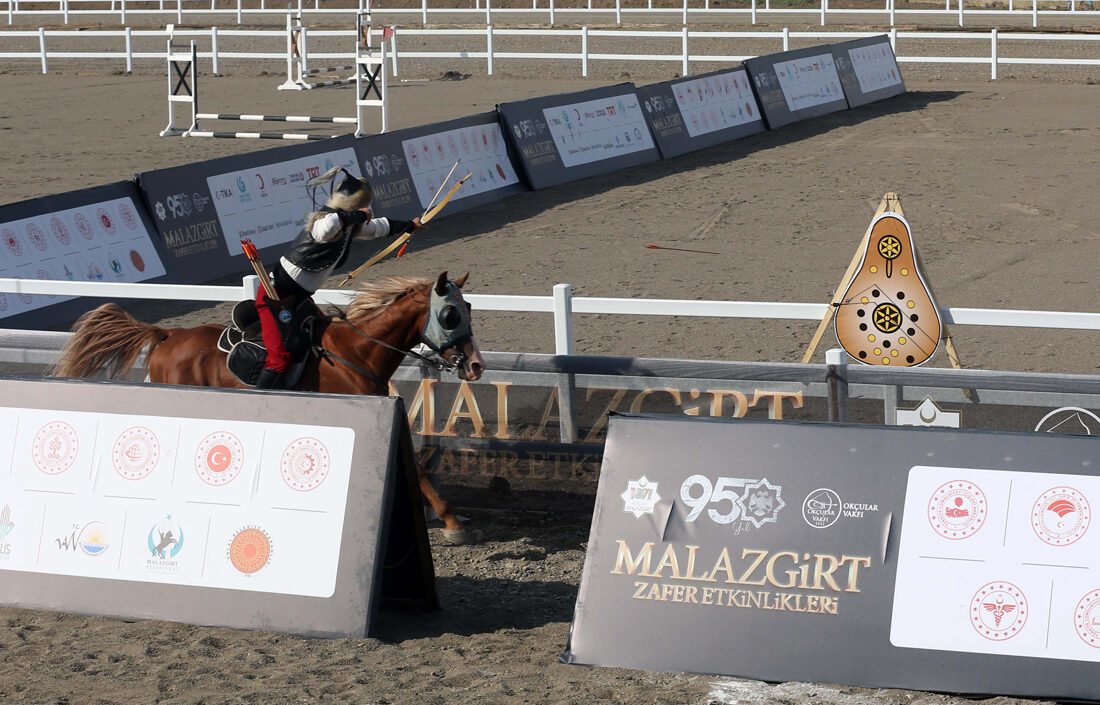 Ahlat’ta Malazgirt Zaferi’nin 950. yıl dönümü kutlanıyor
