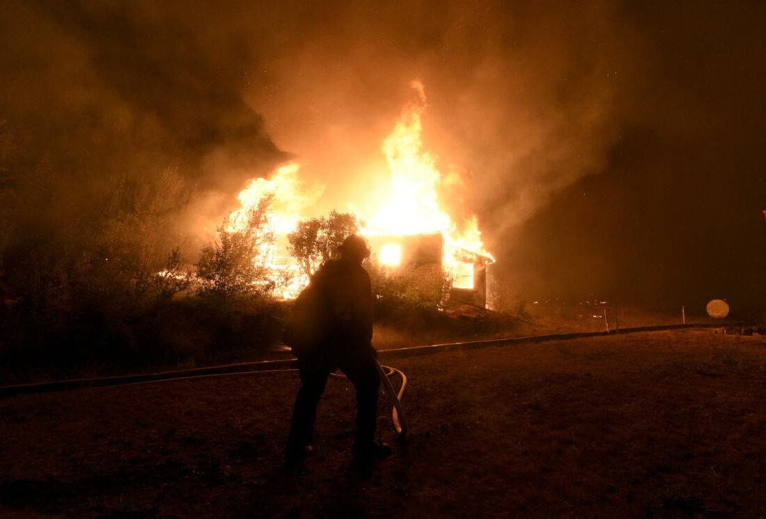 California’daki yangında yok olan ormanlık alan 200 bin hektara yaklaştı
