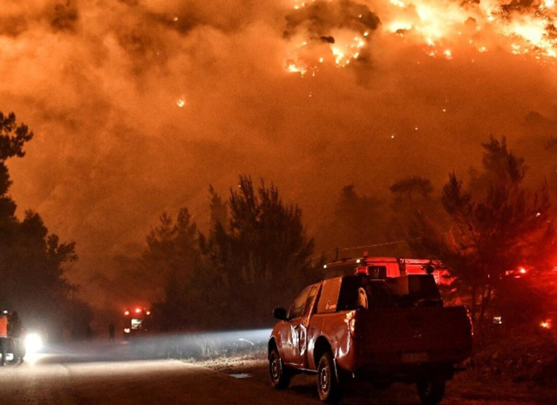 Yunanistan’da orman yangınları devam ediyor ‘yardım teklifi’de yalan çıktı
