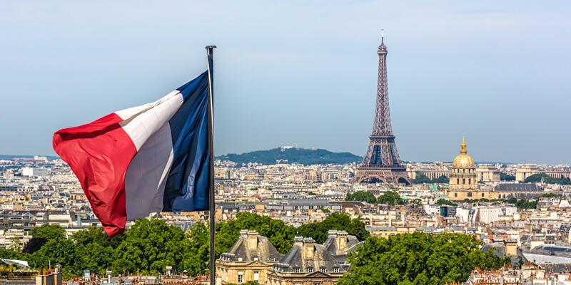 Fransa’da sosyal medya düzenlemesi yasalaştırıldı