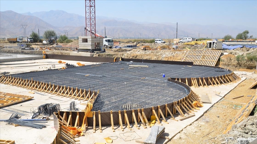 Yüksekova’nın çehresi yatırımlarla değişiyor