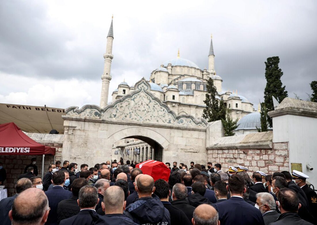 Milli SİHA’ların öncü ismi Özdemir Bayraktar son yolculuğuna uğurlandı