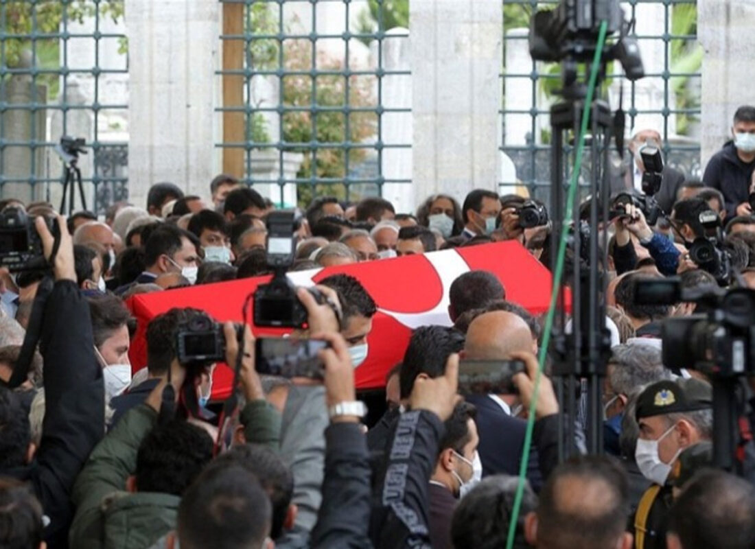 Milli SİHA’ların öncü ismi Özdemir Bayraktar son yolculuğuna uğurlandı