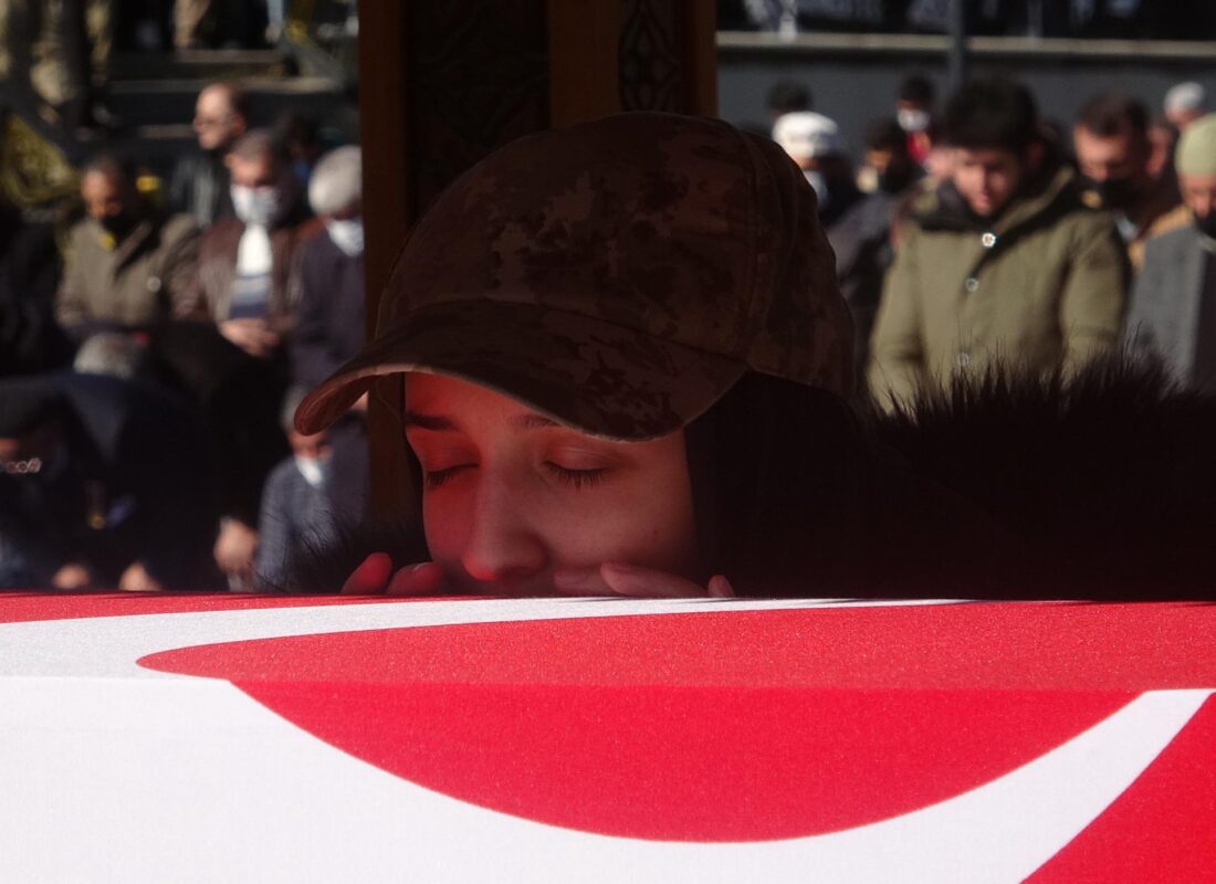 Erzurum’da şehit uzman çavuş son yolculuğuna uğurlandı