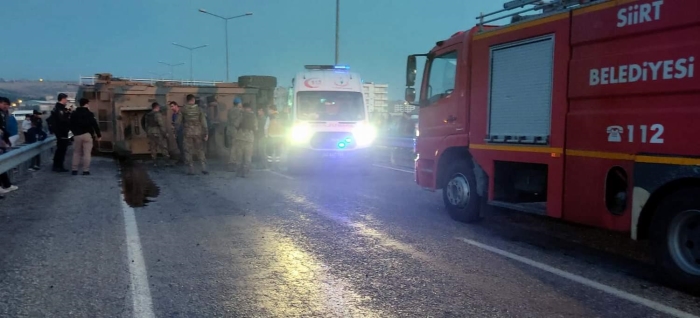 Askeri personel taşıyan araç devrildi: 2 askerimiz yaralandı
