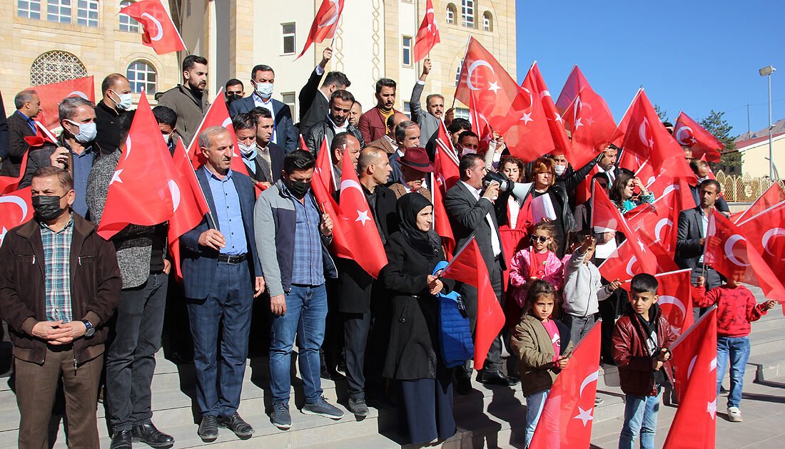 Hakkarili şehit ailelerinden İP’li Türkkan’a tepki yürüyüşü