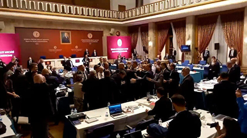 MHP’li Kılavuz, Selahattin Demirtaş bir teröristtir dedi ortalık karıştı