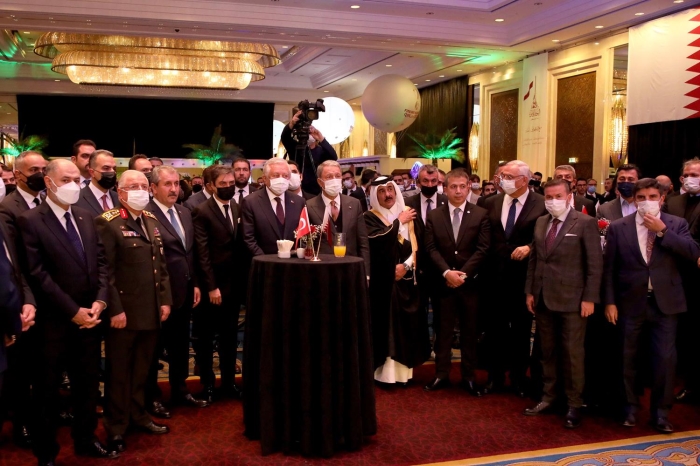 Bakan Akar, dost ülke Katar’ı anlamlı gününde yalnız bırakmadı