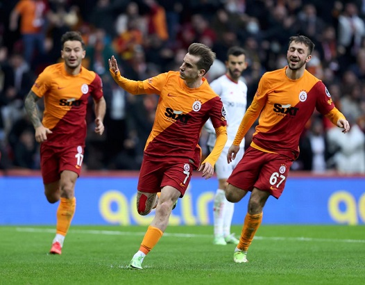 Galatasaray üç puana 90. dakikada uzandı!