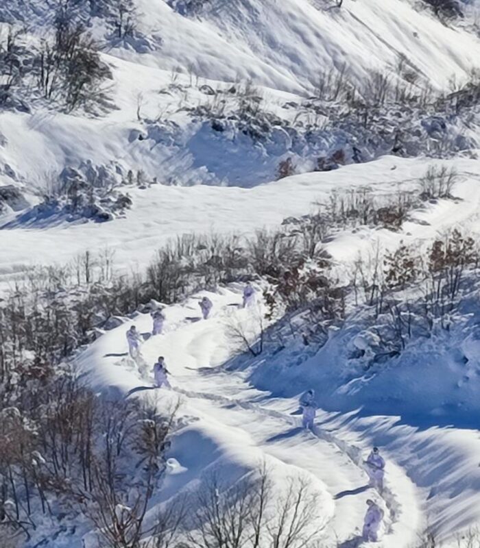 Kahraman komandolar teröristlere göz açtırmıyor