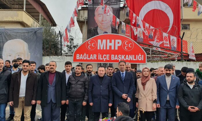Diyarbakır Bağlar’da MHP yeni hizmet binası açıldı