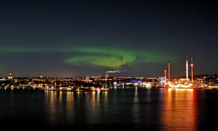 Kuzey Işıkları Stockholm’de gökyüzünü yeşile boyadı