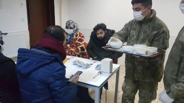 MSB: Hadımköy’de mahsur kalan 71 kişi kışlada misafir edildi