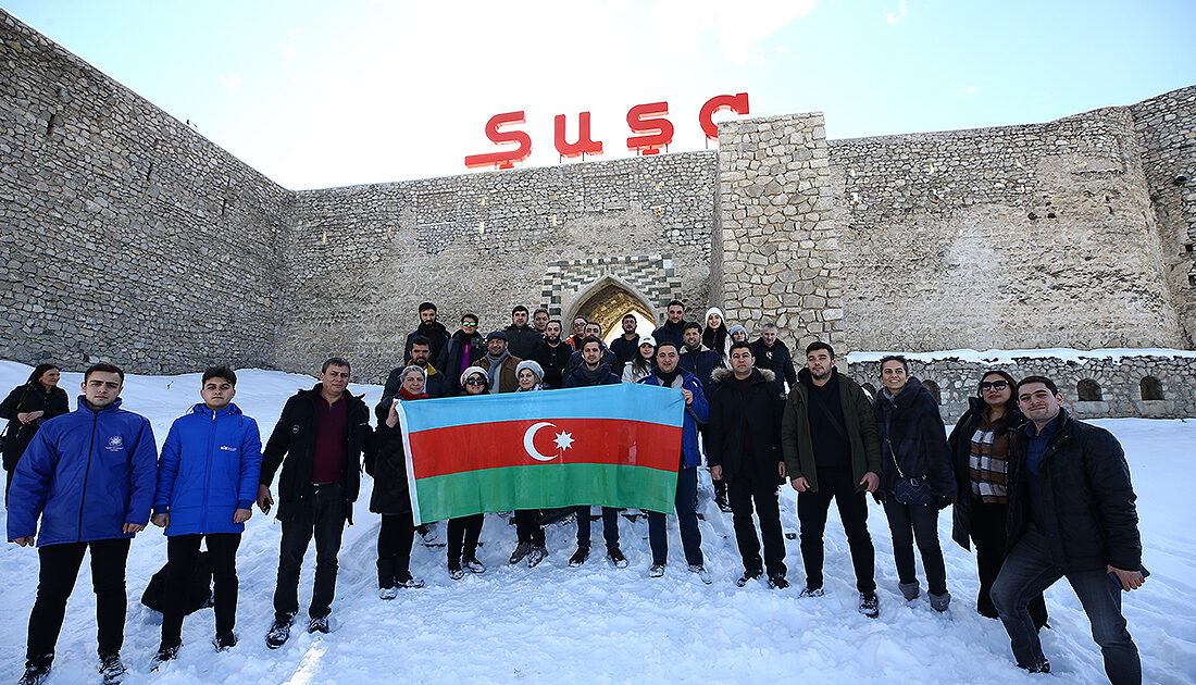 Azerbaycan’da işgalden kurtarılan Karabağ’a düzenli otobüs seferleri başladı