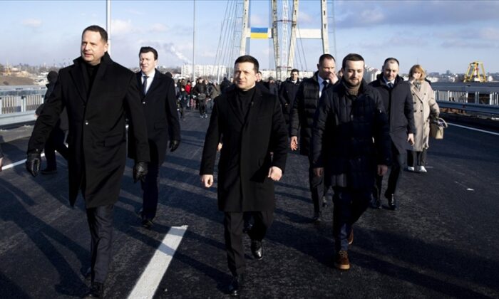 Zelenskiy Türk imzası taşıyan Ukrayna’nın en büyük köprüsünü açtı