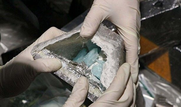 İstanbul Havalimanı’nda yakalandı! Tehlikeli kristal