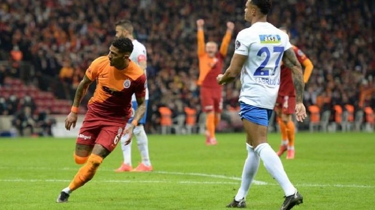 Van Aanholt Galatasaray’ı galibiyete taşıdı