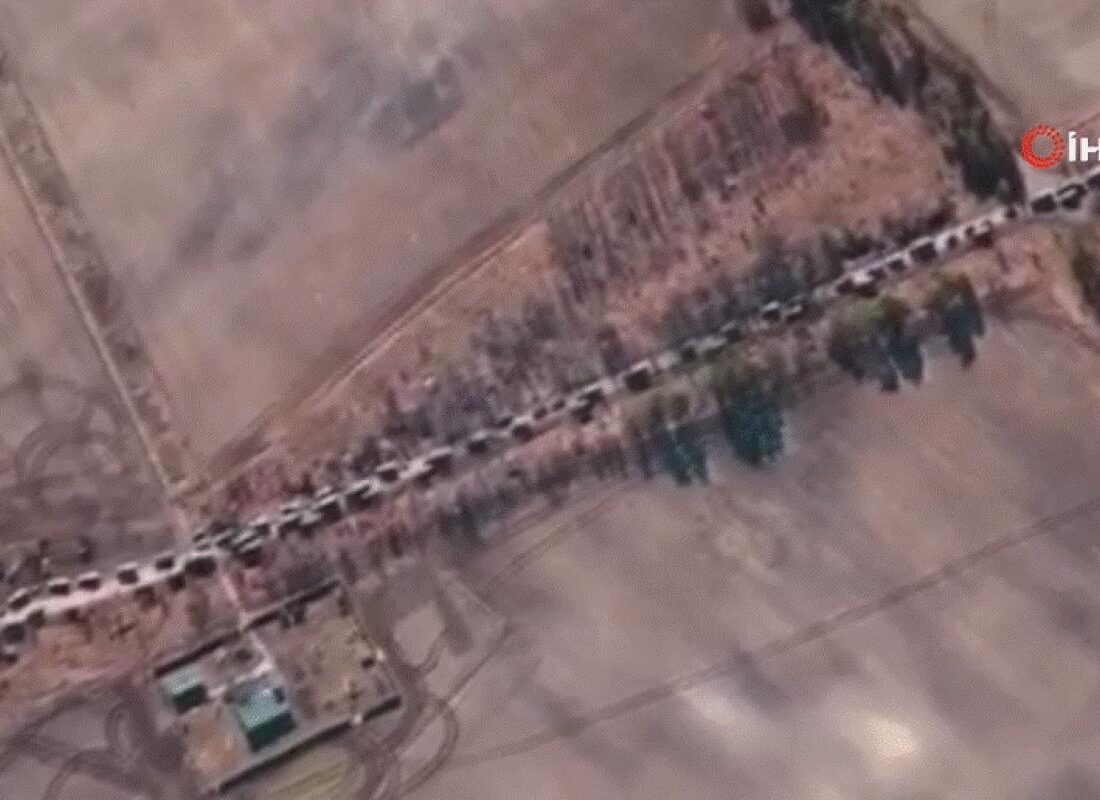 Kiev’e ilerleyen 64 kilometrelik Rus askeri konvoyu görüntülendi