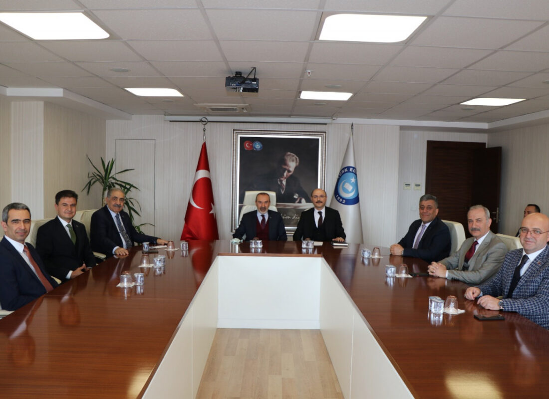 MHP’li Yıldırım’dan Türk Eğitim-Sen’e ziyaret