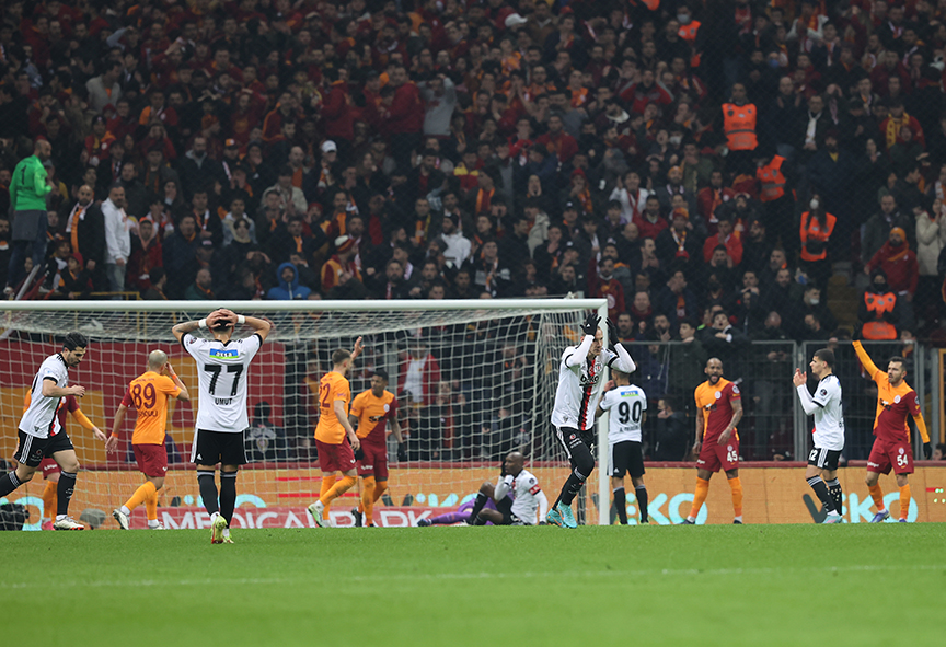 Kerem attı, Galatasaray Beşiktaş derbisini kazandı! Müthiş maçta 3 gol…