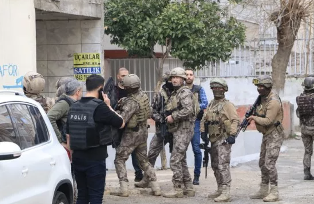 49 ilde operasyon: 210 terörist yakalandı
