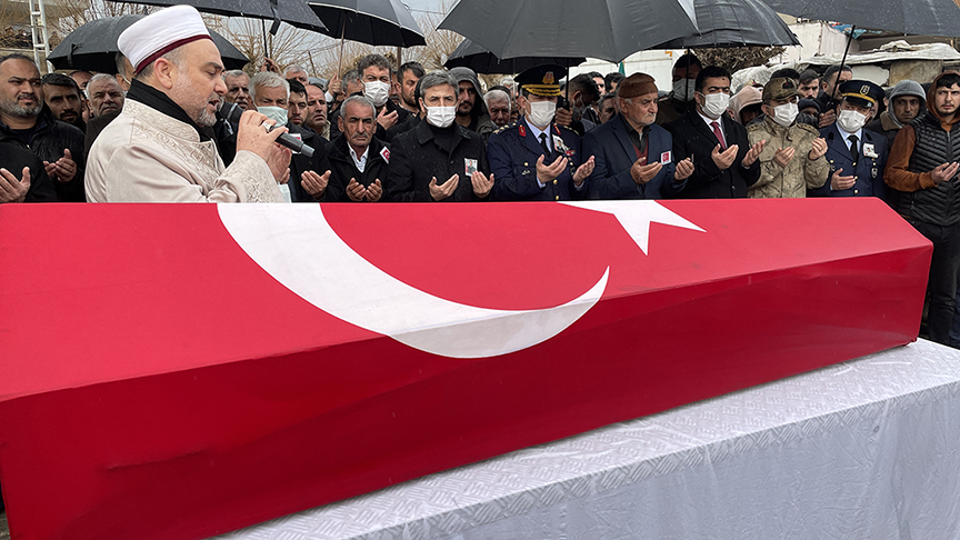Şehit havacı Uzman Çavuş Güleş son yolculuğuna uğurlandı