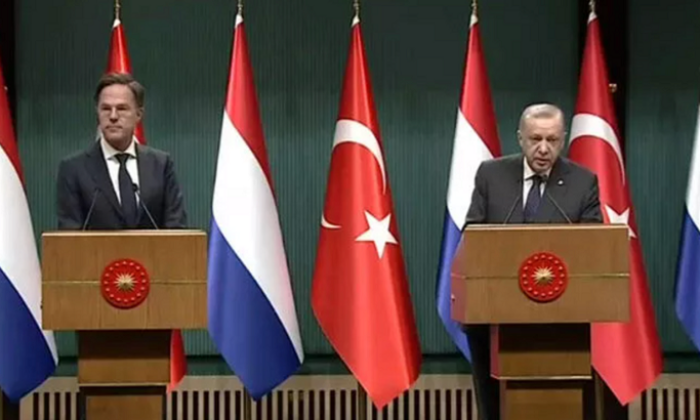 Cumhurbaşkanı Erdoğan: Putin ve Zelenskiy ile temasları sürdürüyorum