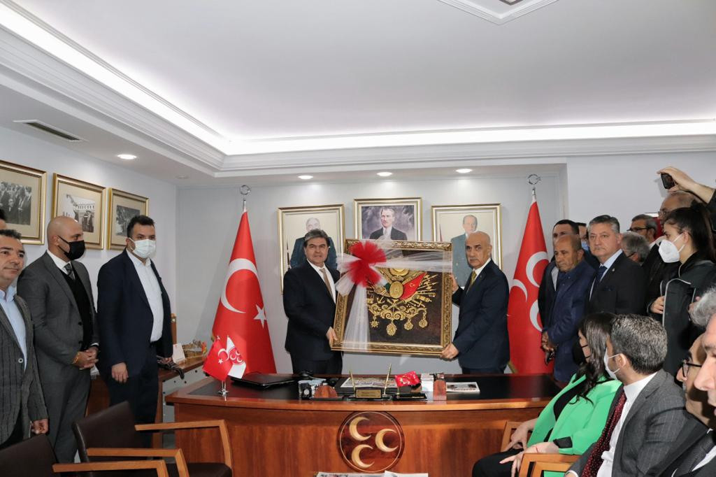 Bakan Vahit Kirişci’den MHP Adana İl’e ziyaret