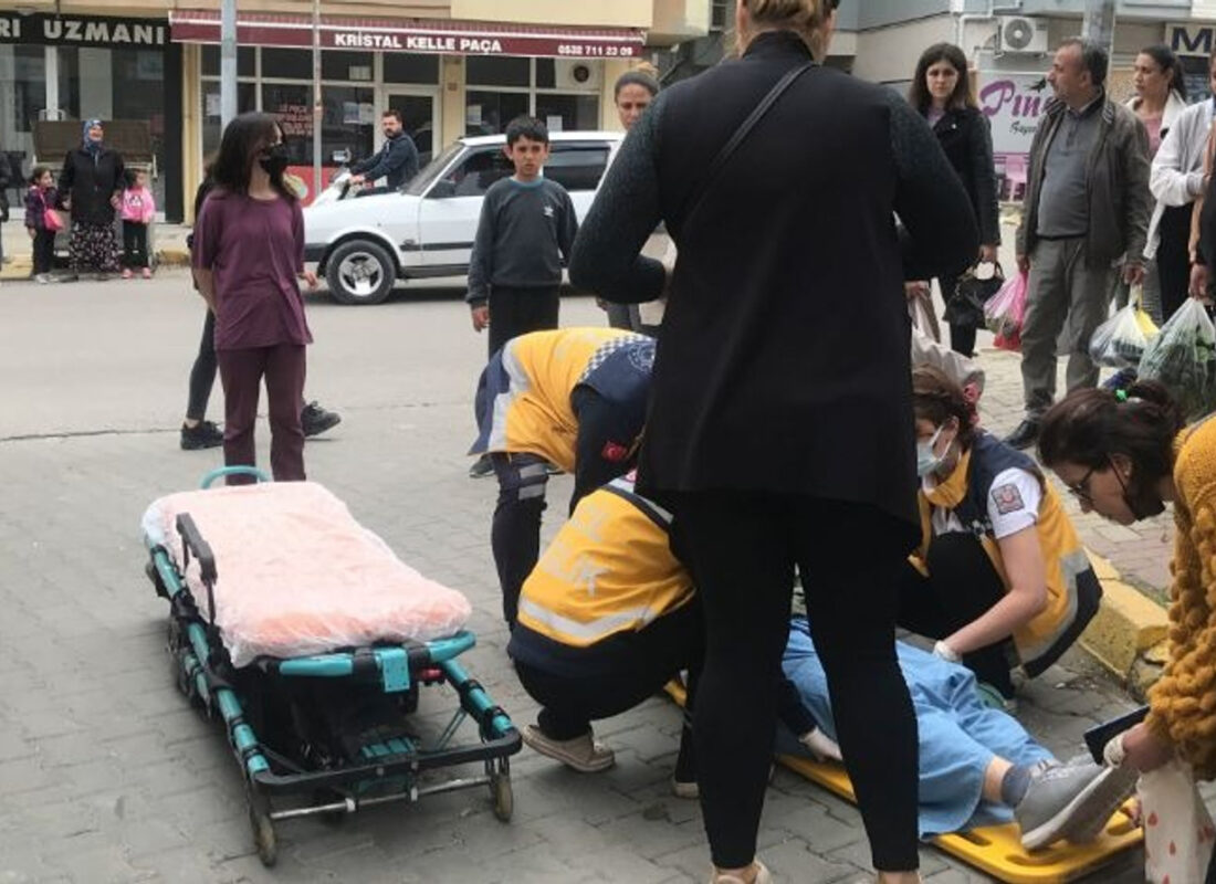 Akılalmaz olay! Önce çarptı, sonra çarptığı kişiye 50 TL attı