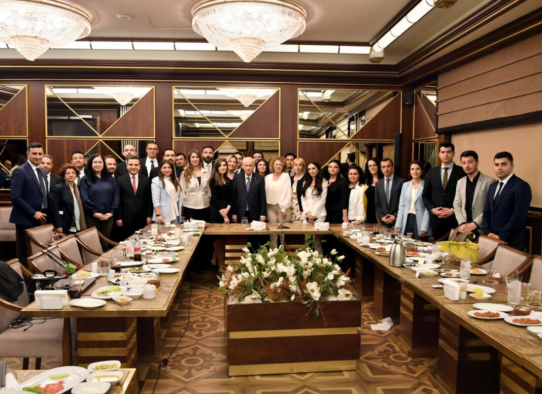 MHP Lideri Bahçeli: Kılıçdaroğlu bayramlaşmayı tercih etmeli, barışmak tek çıkış yolu