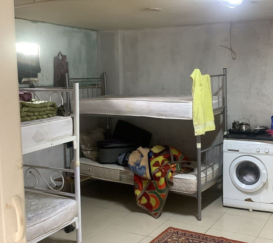 Kuaförden kaçak göçmen evine gizli geçit: Polisten ‘şok evi’ baskını