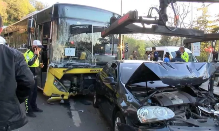 İstanbul’da İETT otobüsü 15 araca çarparak durabildi
