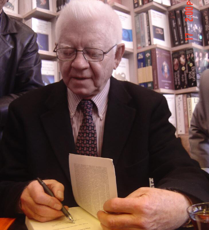 Ömrünü milli kültüre adadı: Oktay Sinanoğlu