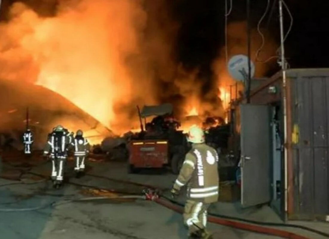 Ümraniye’de geri dönüşüm tesisinde yangın