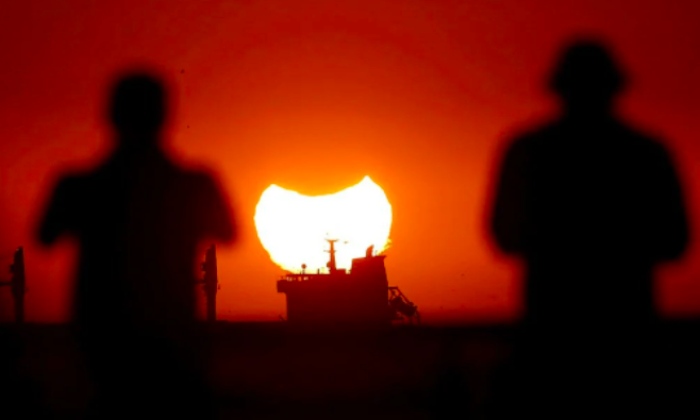 Ortaya bu görüntüler çıktı! 2022 yılının ilk Güneş tutulması gerçekleşti…
