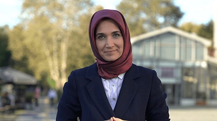 Türkiye’nin ilk başörtülü valisi Kübra Güran Yiğitbaşı tarihe geçti