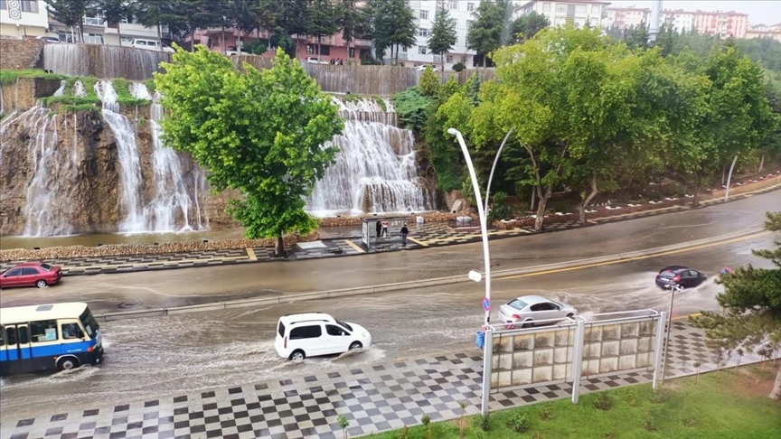 Ankara’da sağanak sonrası meydana gelen su baskınında bir kişi hayatını kaybetti