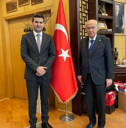 Ülkü Ocakları Genel Başkanı Yıldırım’dan MHP Liderine Babalar Günü hediyesi