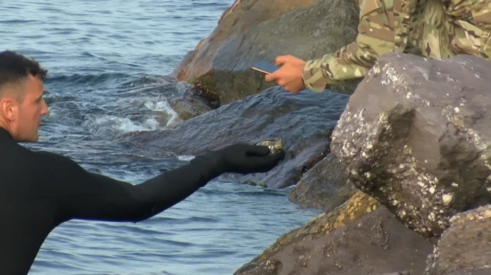 İstanbul’un göbeğinde sahilde iki metre derinde el bombasi bulundu