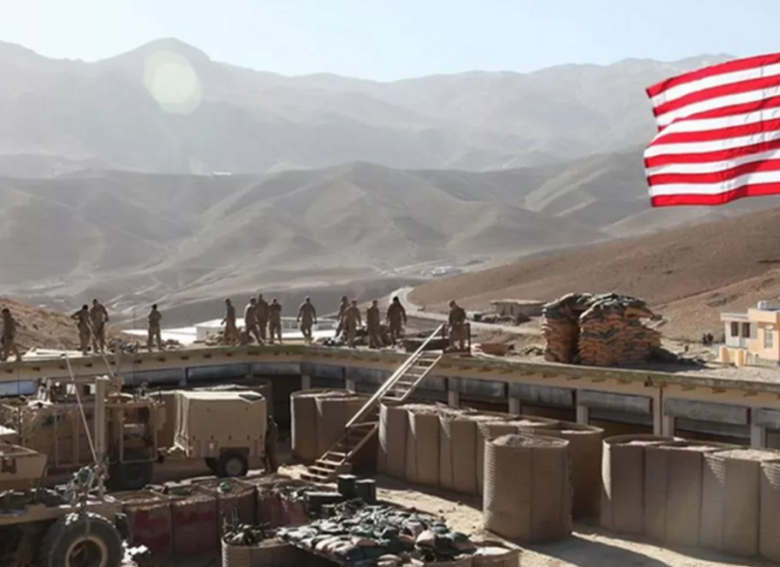 ABD öncülüğündeki koalisyonun Suriye’deki üssüne hava saldırısı!