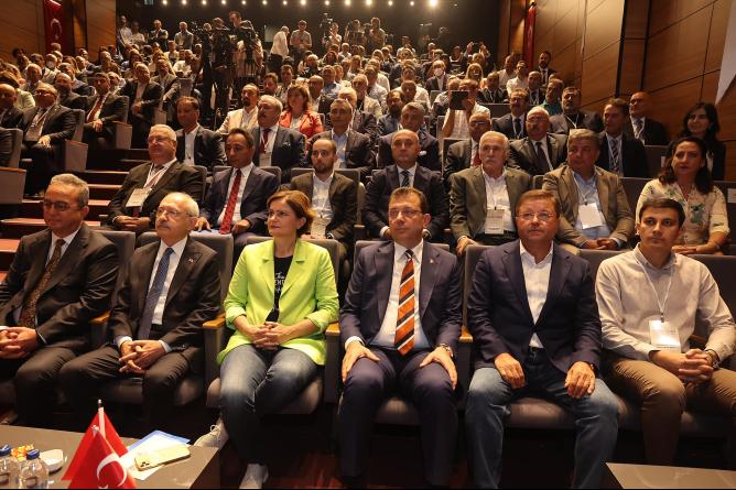 Kılıçdaroğlu Maltepe’de yine “demokrasi” dedi…