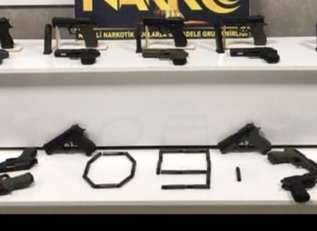 Otomobilin içinden çıkanlar şoke etti