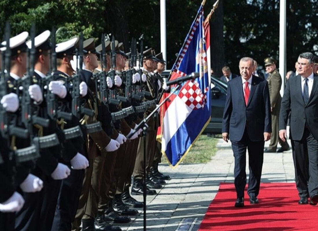 Cumhurbaşkanı Erdoğan Hırvatistan’da resmi törenle karşılandı