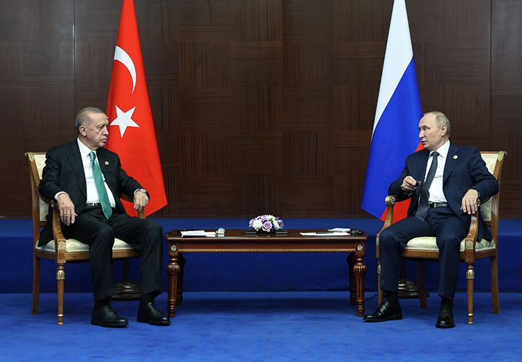 Cumhurbaşkanı Erdoğan, Putin ile bir araya geldi