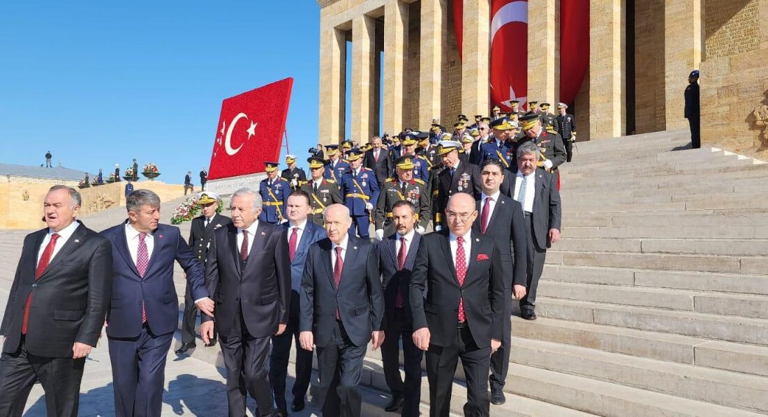 MHP Lideri Devlet Bahçeli Anıtkabir’de 29 Ekim Cumhuriyet Bayramı Törenlerine Katıldı