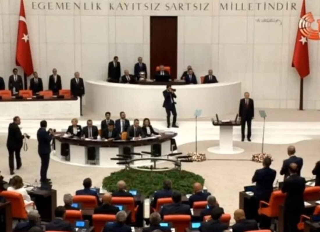 CHP ve HDP omuz omuza! Meclis’te ‘ayağa kalkmama’ ittifakı