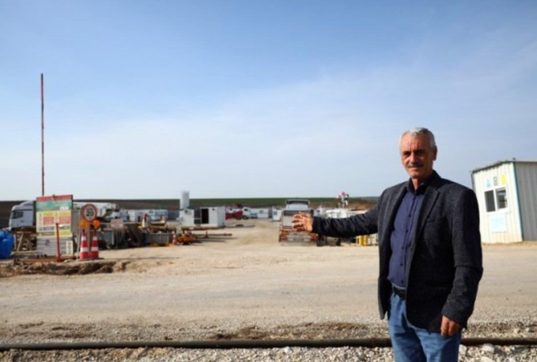 ‘Petrol var’ deyince kimse inanmamıştı! ‘Deli’ denilen adamın başına talih kuşu kondu: Dev rezerv