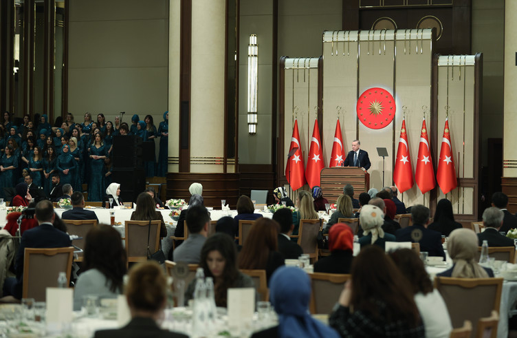 Cumhurbaşkanı Erdoğan: Öğretmenimize eli kalkanın biz her şeyini darmadağın ederiz
