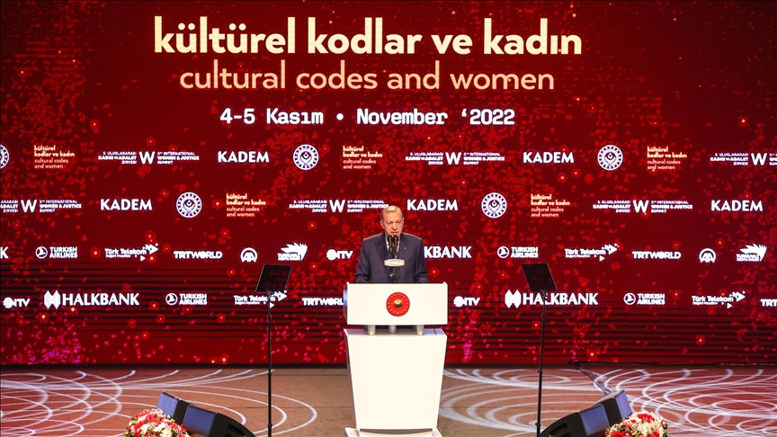 Cumhurbaşkanı Erdoğan: Ülkemizde kadının şiddete uğramasını asla kabul edemeyiz